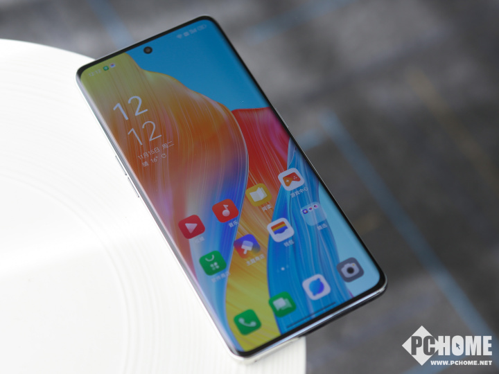 OPPO A1 Pro体验：120Hz双曲屏 兼顾大视野、好手感(图2)