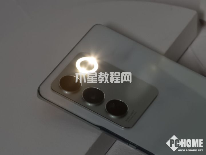 vivo S16系列原彩柔光环解读 补齐光学层面短板(图2)