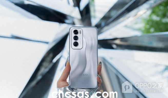 OPPO Reno12 pro是曲面屏手机吗？